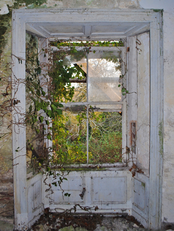 Ballysakeery Glebe House, Mullafarry, Mayo 08 - Bedroom Window